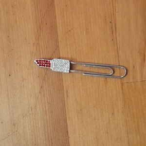 Lipstick paper clip 💄